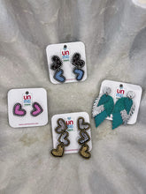 Load image into Gallery viewer, Leather 3 Hearts Earrings
