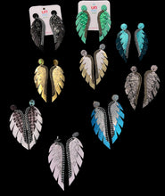 Cargar imagen en el visor de la galería, Leather Wings Earrings
