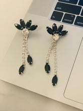 Load image into Gallery viewer, Emily Earrings
